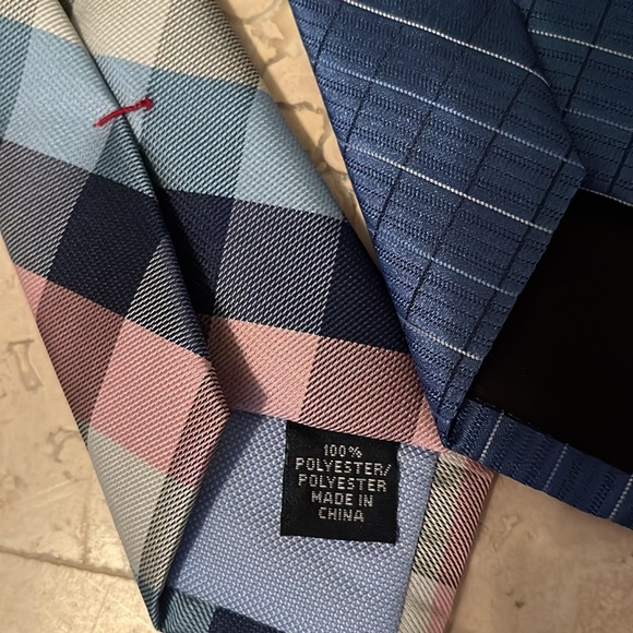 💕HP💕2 boys zipper tie bundle - 1 CK and 1 Tommy Hilfiger - Picture 3 of 4